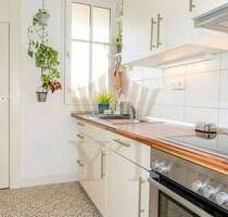 2-Zi-Altbau-Wohnung | Einbauküche | Süd-Balkon | in Berlin-Westend