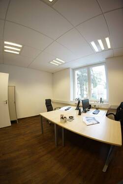 Büro 1 - Sanierte Bürofläche 120 m² in Top-Lage, flexibel, möbliert, hundefreundlich