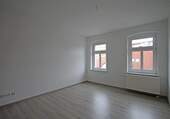 Wohnzimmer - 3 Zimmer Etagenwohnung in Halle