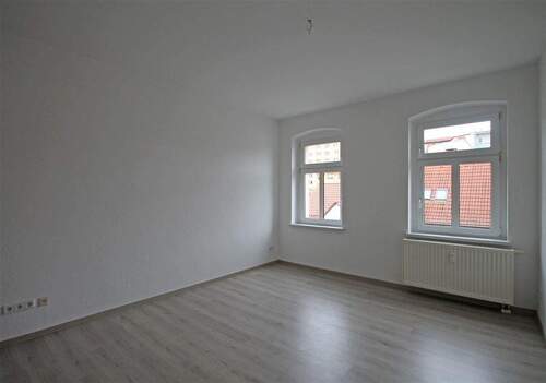 Wohnzimmer - 3 Zimmer Etagenwohnung in Halle
