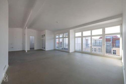 Blick nach draußen - 4 Zimmer Etagenwohnung in Berlin