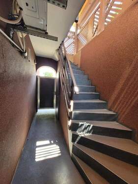 Eingang EG - Mehrfamilienhaus, Wohnhaus mit 258,00 m&sup2; in Ostfildern zum Kaufen