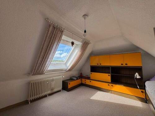 Jugendzimmer im DG - 