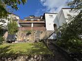 Blick zur Terrasse und Balkon - 