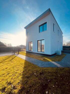 Doppelhaus hinten - Doppelhaushälfte mit 157,00 m&sup2; in Blankenfelde- Mahlow zum Kaufen