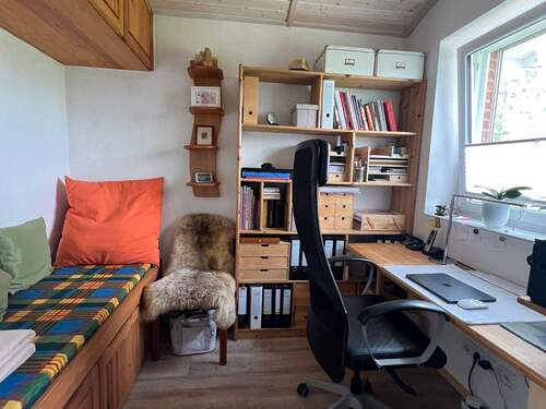Arbeitszimmer mit Blick ins Grüne - 