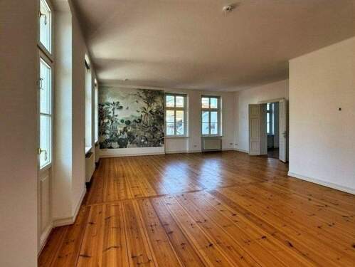 Wohnen, Essen - Etagenwohnung mit 143,00 m² in Schwedt zum Kaufen