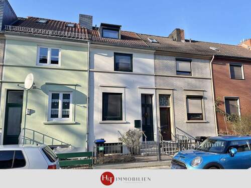 Reihenhaus zu verkaufen Bremen Woltmershausen – Hechler & Twachtmann Immobilien - Ankommen. Durchatmen. Zuhause sein. - Liebevoll modernisiertes Reihenhaus!