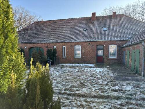 Außenansicht hinten Haupthaus und Nebengebäude - Sanierungsobjekt mit Potenzial in Masendorf!