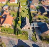 Sanierungsbedürftiges Landhaus mit großem Grundstück in ruhiger Dorflage von Utarp