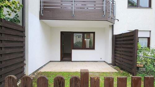 Terrasse mit Garten - Etagenwohnung mit 78,00 m&sup2; in Leonberg zum Kaufen