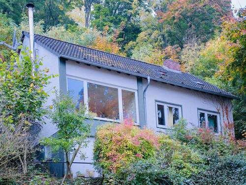 Hausfront - Haus mit Aussicht am Fuße des Venusberges auf Grundstück mit großem Baufenster