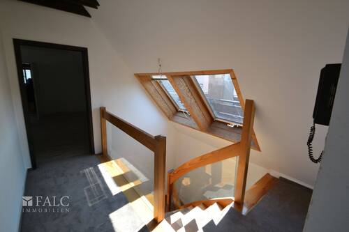 DG: Flur / Treppe - 