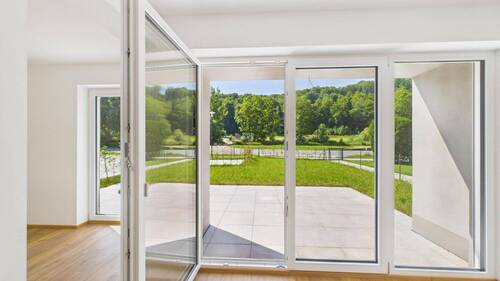 Terrassenzugang Wohnzimmer - Einfamilienhaus mit 178,00 m² in Traunstein zum Kaufen