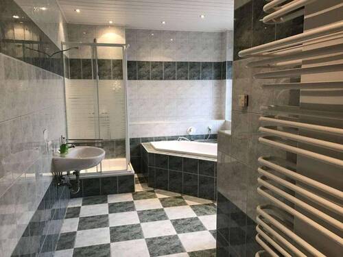 Bad EG_Dusche Wanne - 