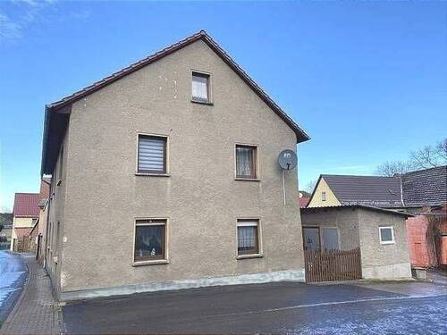 Außenansicht - Geräumiges Einfamilienhaus in Bucha