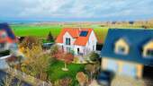 Luftbild - Einziehen und Wohlfühlen: Modernes Haus mit Top-Ausstattung!