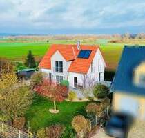 Einziehen und Wohlfühlen: Modernes Haus mit Top-Ausstattung! - Donnersdorf