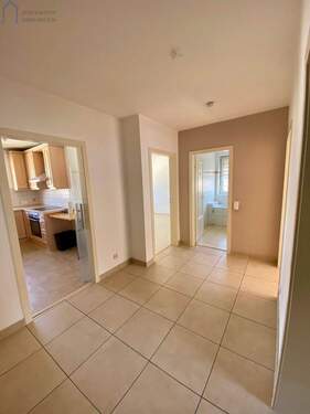 Flur - 3 Zimmer Etagenwohnung zum Kaufen in Vellmar