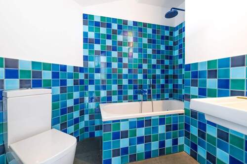 MUT ZUR FARBE! Das Gäste- u. Kinderbad mit Wanne u - 