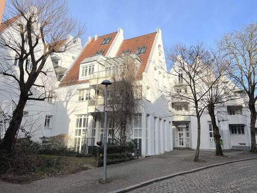 Bild 1 - PURNHAGEN-IMMOBILIEN - 2-Zimmer-Eigentumswohnung mit Loggia im Herzen des alten Vegesack!