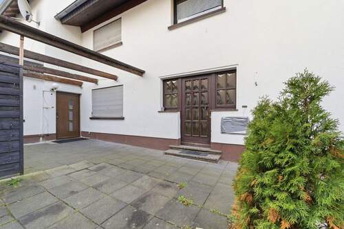 3. Hauseingänge - 5 Zimmer Einfamilienhaus in Köln