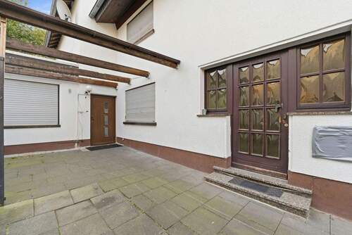 4. Wohnungseingänge - Einfamilienhaus mit 155,00 m&sup2; in Köln zum Kaufen