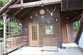 Holzhaus auf der Terrasse - 