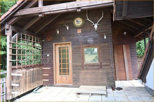 Holzhaus auf der Terrasse - 