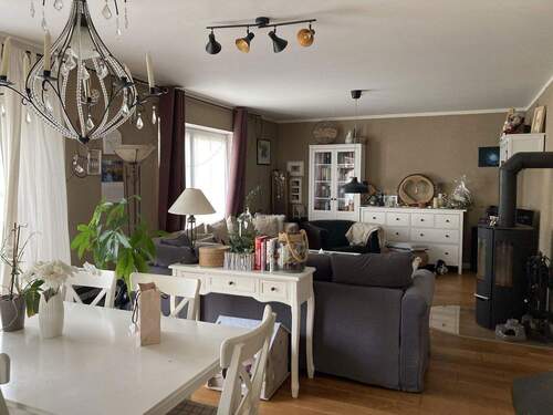 Offener Wohnbereich - 5 Zimmer Einfamilienhaus in Hebertsfelden