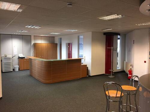 EG rechts - Büro mit 2,46 m&sup2; in Sindelfingen zur Miete