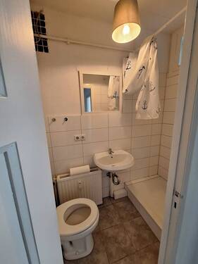 Badezimmer - 2 Zimmer Etagenwohnung in Kiel