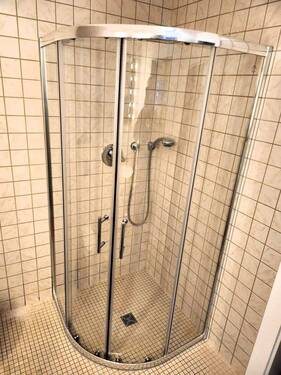 Bad Bild 1 Einliegerwohnung.jpg - 