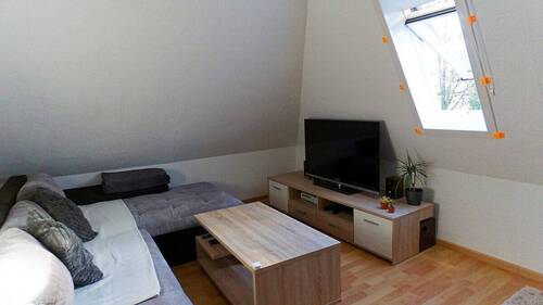 Wohnzimmer - 2 Zimmer Etagenwohnung zur Miete in Delmenhorst