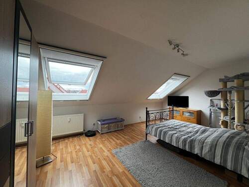 Schlafzimmer möbliert - 