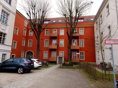 Attraktive Hausansicht in ruhiger Lage - 3 Zimmer Etagenwohnung in Potsdam