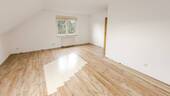 großes Zimmer im Obergeschoss - 