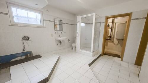 Duschbad im Keller - 