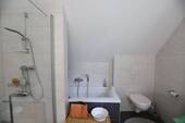 Mit Wanne und Dusche - 