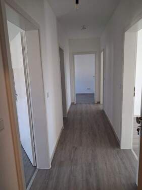 Flur - 3 Zimmer Etagenwohnung zur Miete in Leverkusen