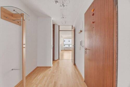 Flur_Eingangsbereich - 3 Zimmer Etagenwohnung zum Kaufen in Stuttgart / Vaihingen