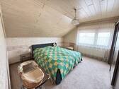 eines der Schlafzimmer DG.jpg - 