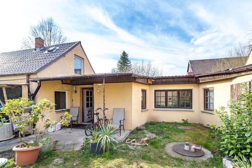 Massives Nebengebäude mit Einliegerwohnung - 7 Zimmer Einfamilienhaus in Werneuchen
