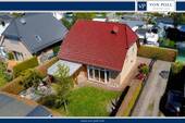 Titel - Gepflegtes Einfamilienhaus mit stilvollen Garten, Terrasse und Feng-Shui-Konzept zum Sofortbezug