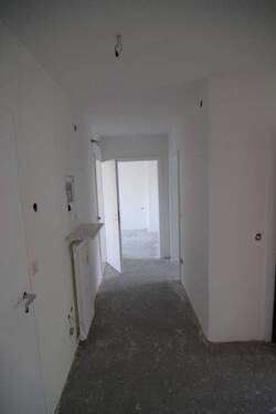 Diele - 4 Zimmer Etagenwohnung zur Miete in Neuss