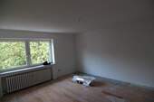Wohnzimmer - 4 Zimmer Etagenwohnung in Neuss