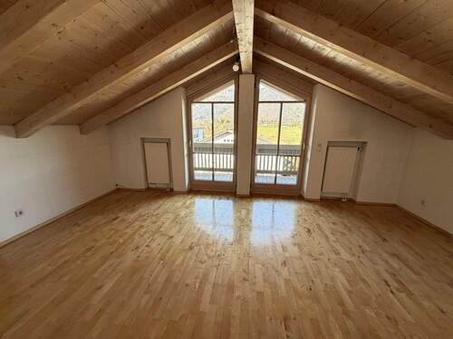 Großes Zimmer im DG mit Balkon - 