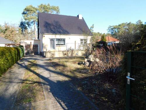 Außenansicht - Familienfreundliches Einfamilienhaus