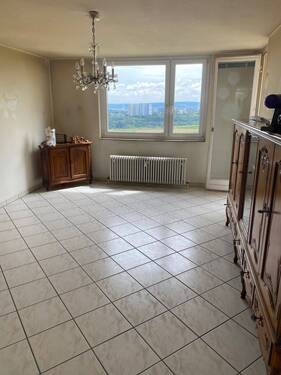 14446 Wohnzimmer - 3 Zimmer Etagenwohnung zum Kaufen in Kornwestheim