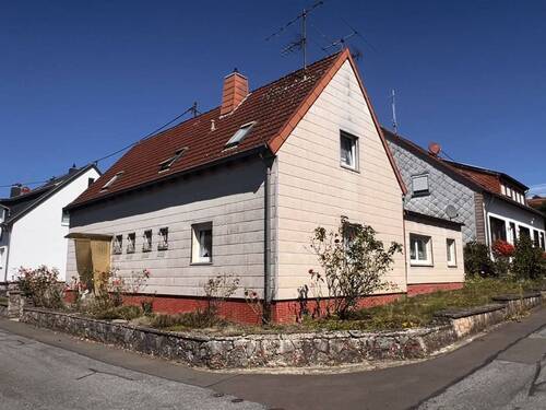 Titelbild - 5-Zimmer-Erdgeschosswohnung mit Garage in ruhiger Lage von Bischmisheim
